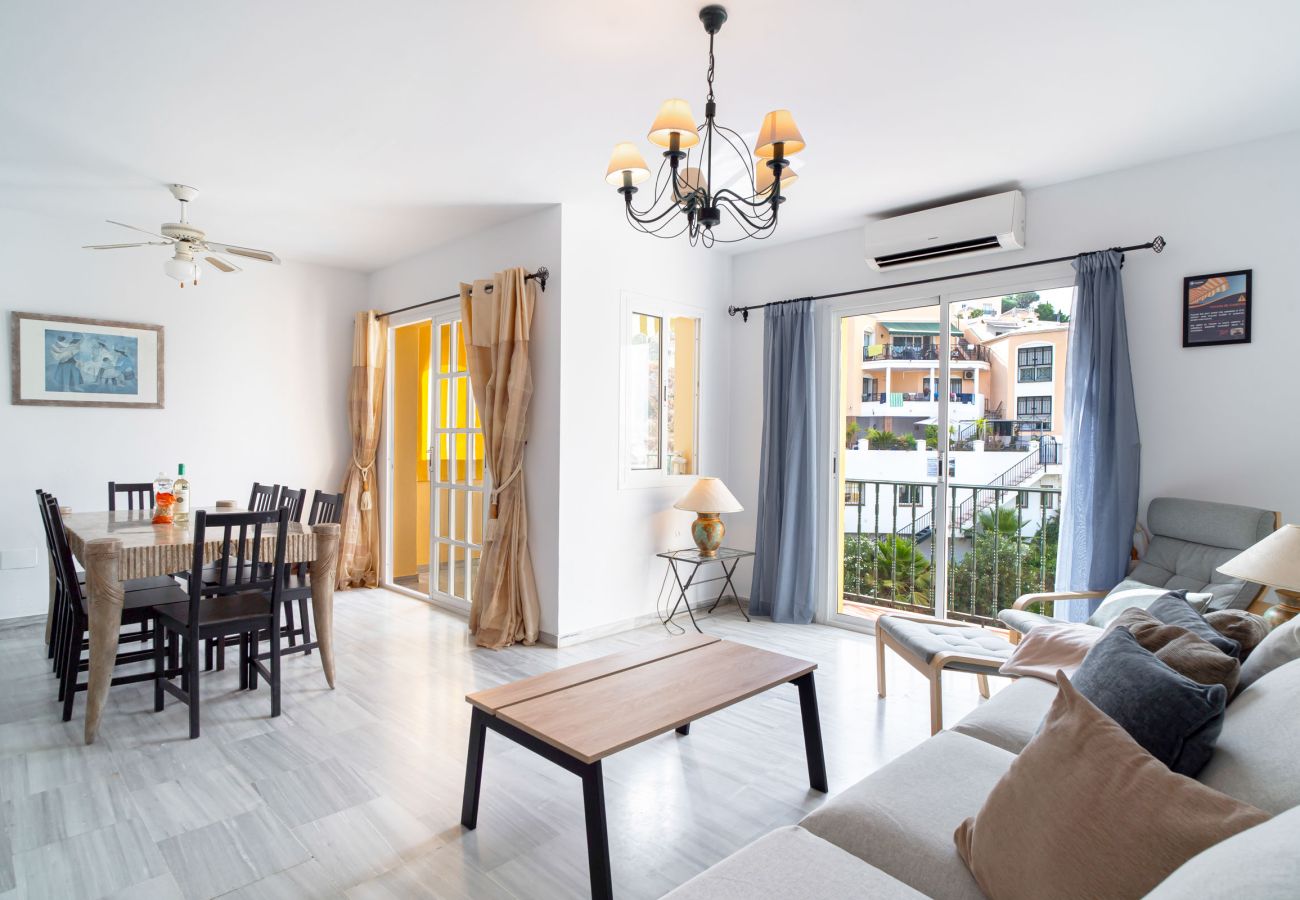 Salón comedor para 6 personas en Flores de Burriana 5 Nerja