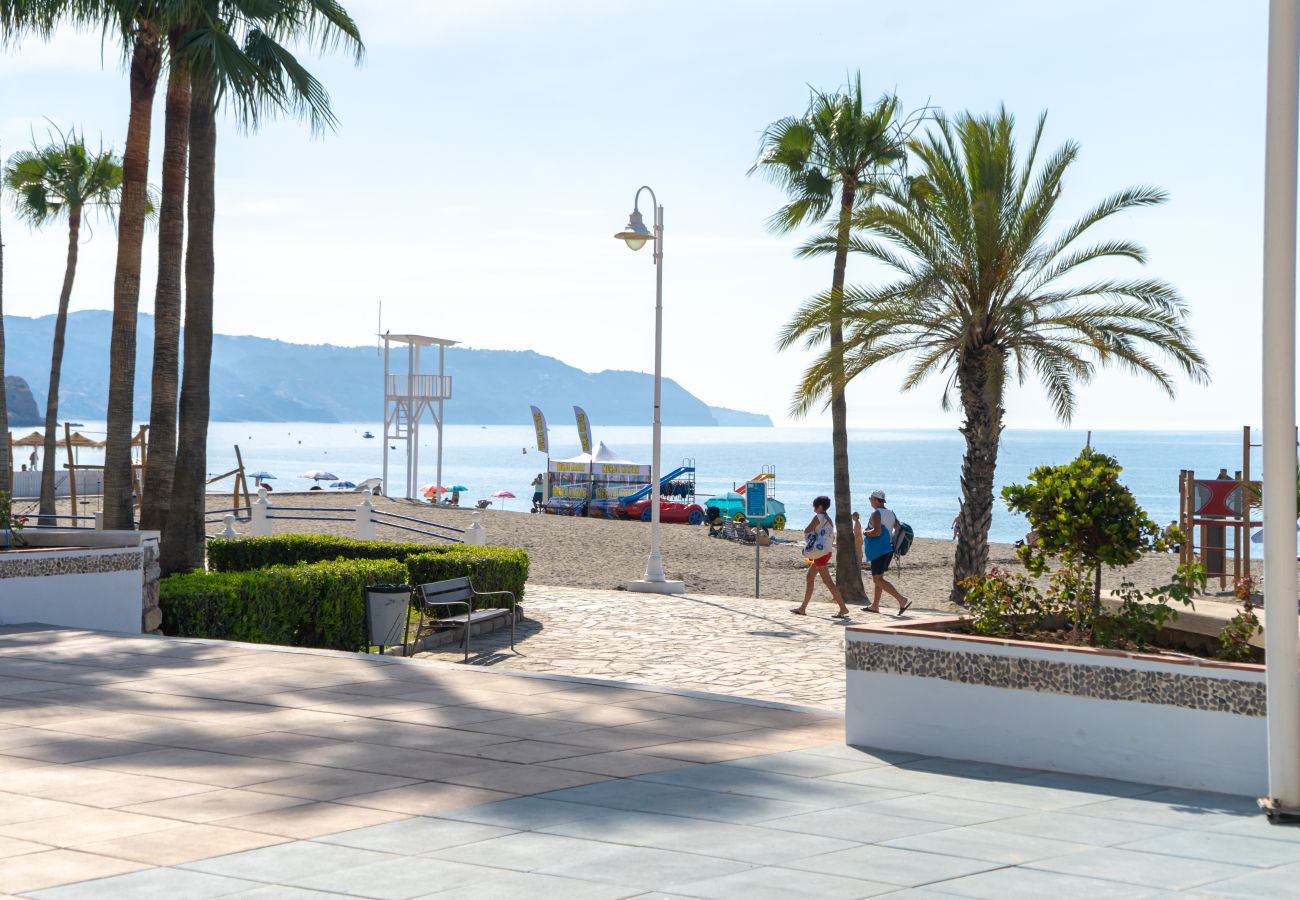 Playa Burriana vacaciones en Nerja con Casasol